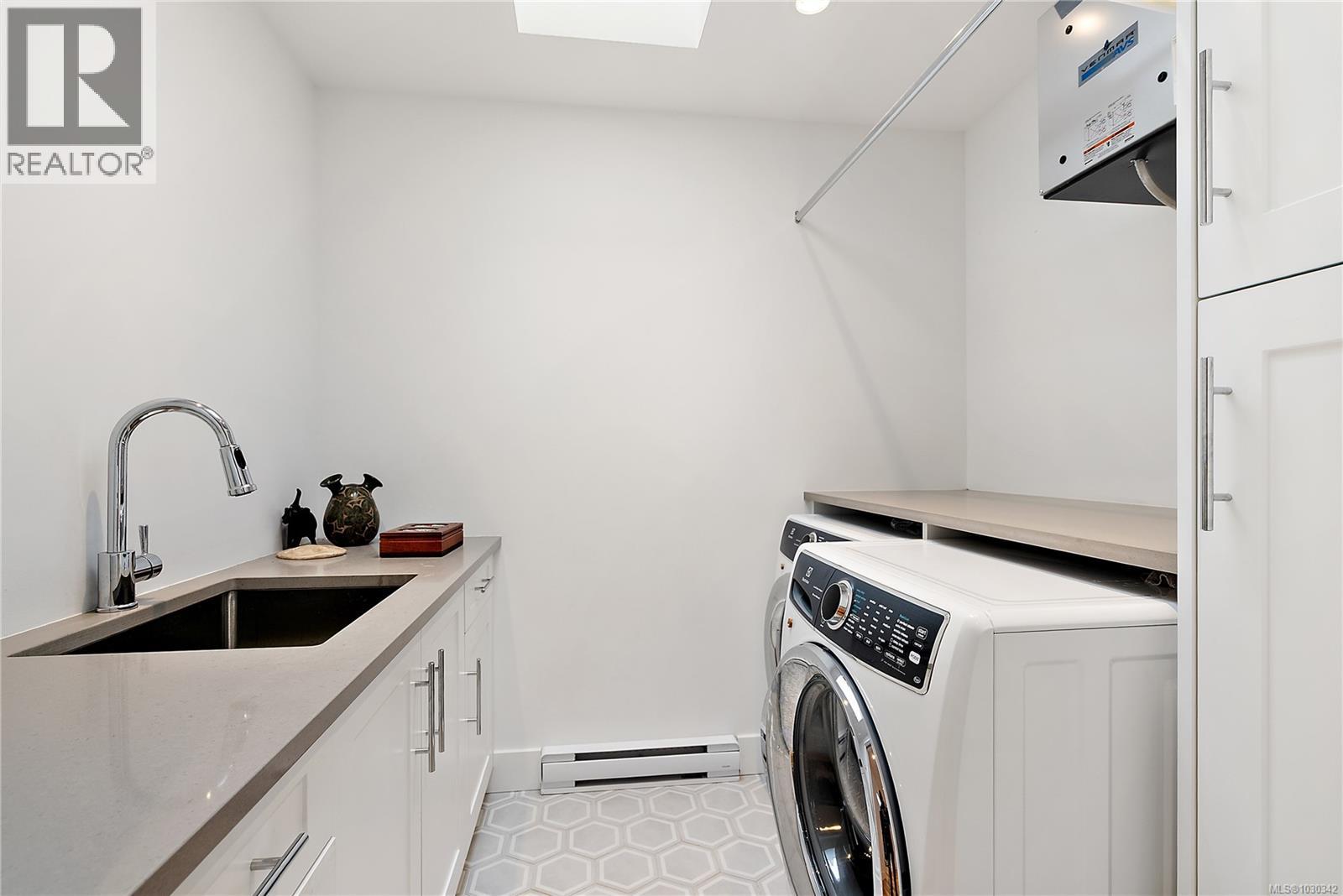 131 LADYSMITH St - 20