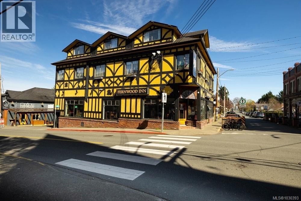 4 1318 Vining Street, Victoria