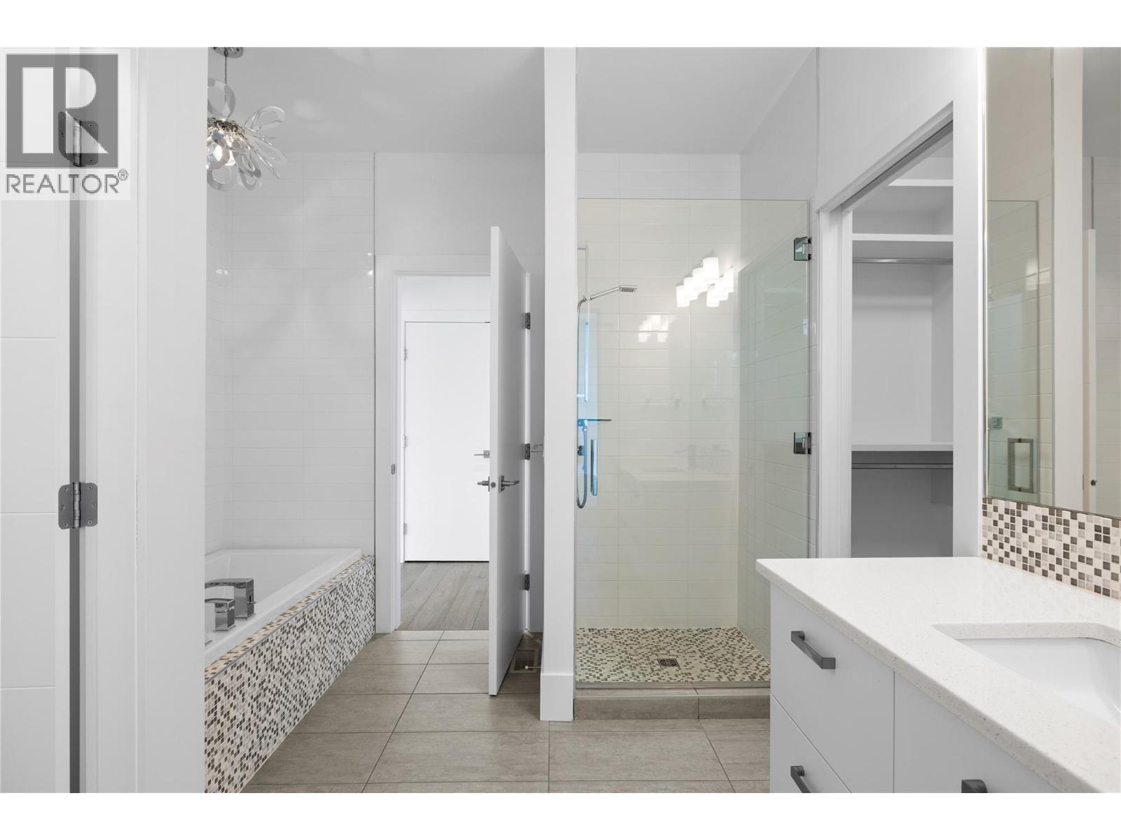  1049 Westpoint Drive, Kelowna