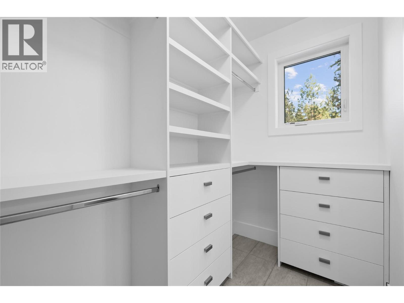  1049 Westpoint Drive, Kelowna