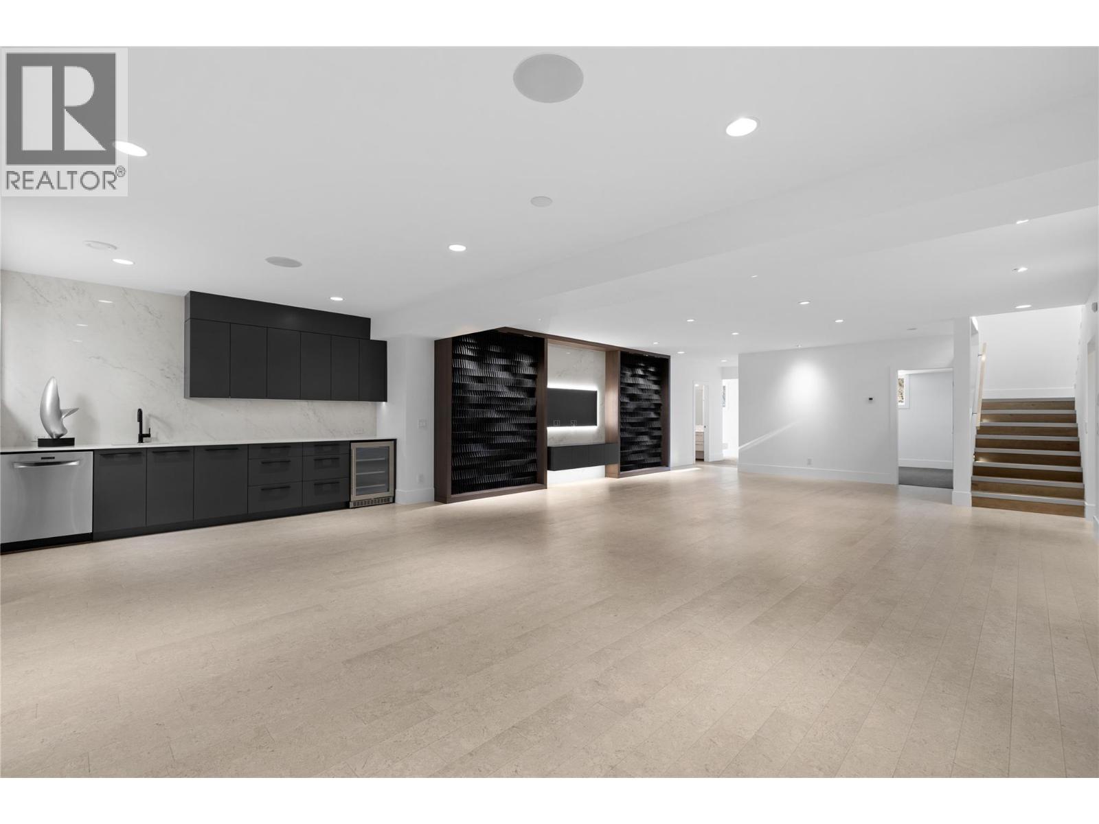  1049 Westpoint Drive, Kelowna