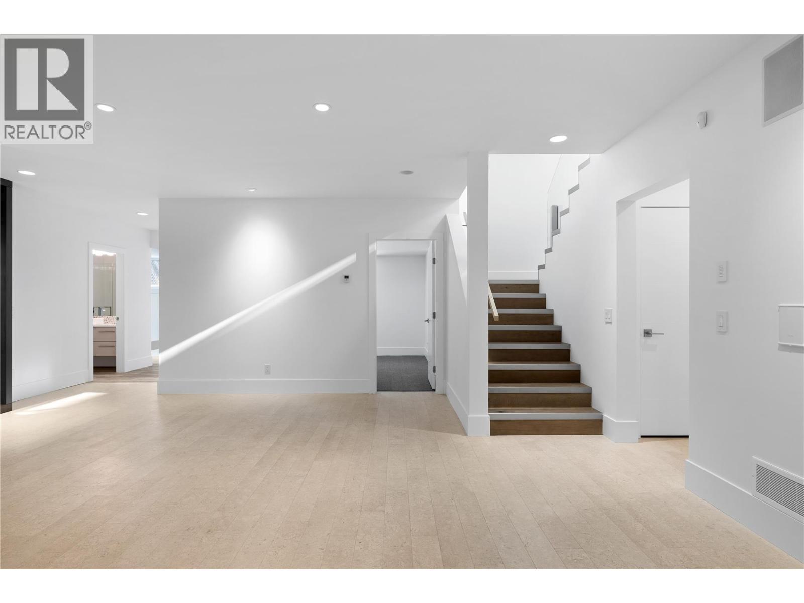  1049 Westpoint Drive, Kelowna