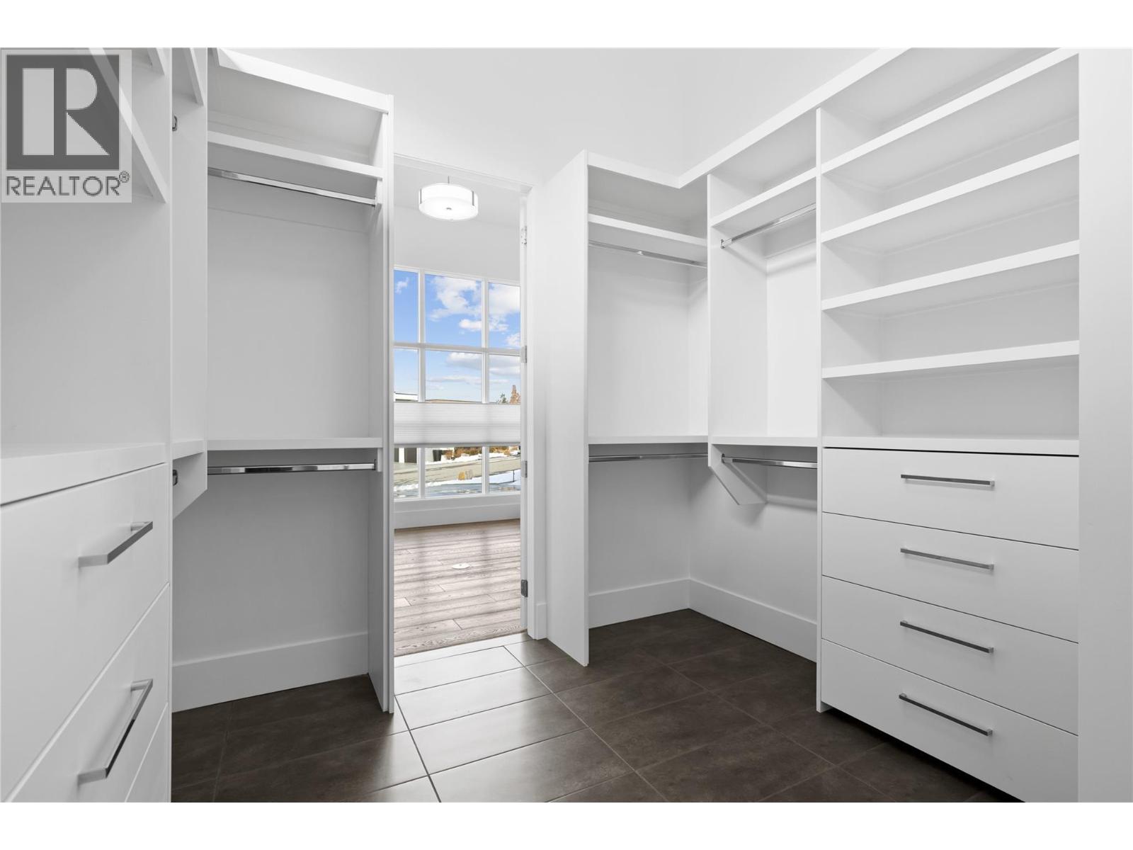  1049 Westpoint Drive, Kelowna