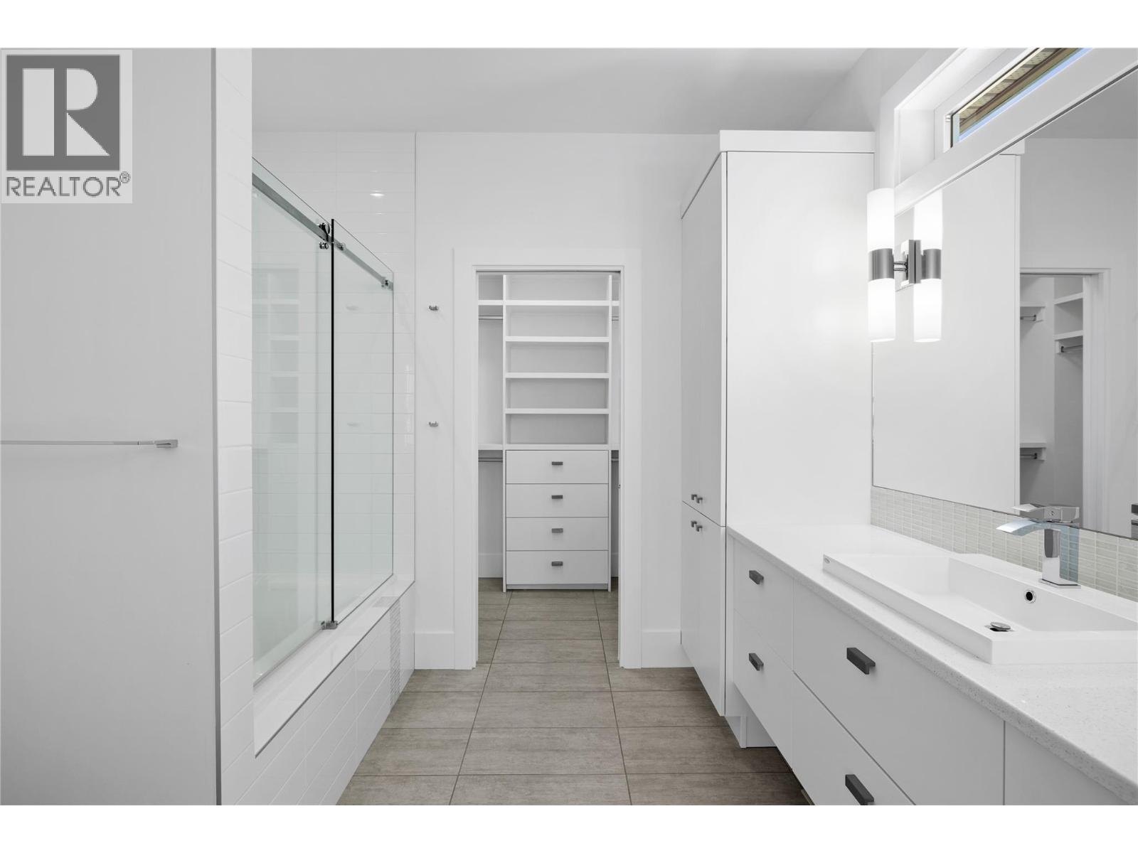  1049 Westpoint Drive, Kelowna