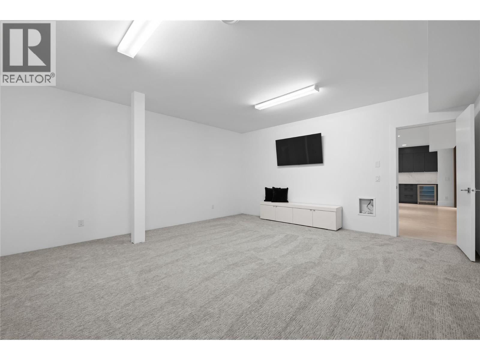  1049 Westpoint Drive, Kelowna