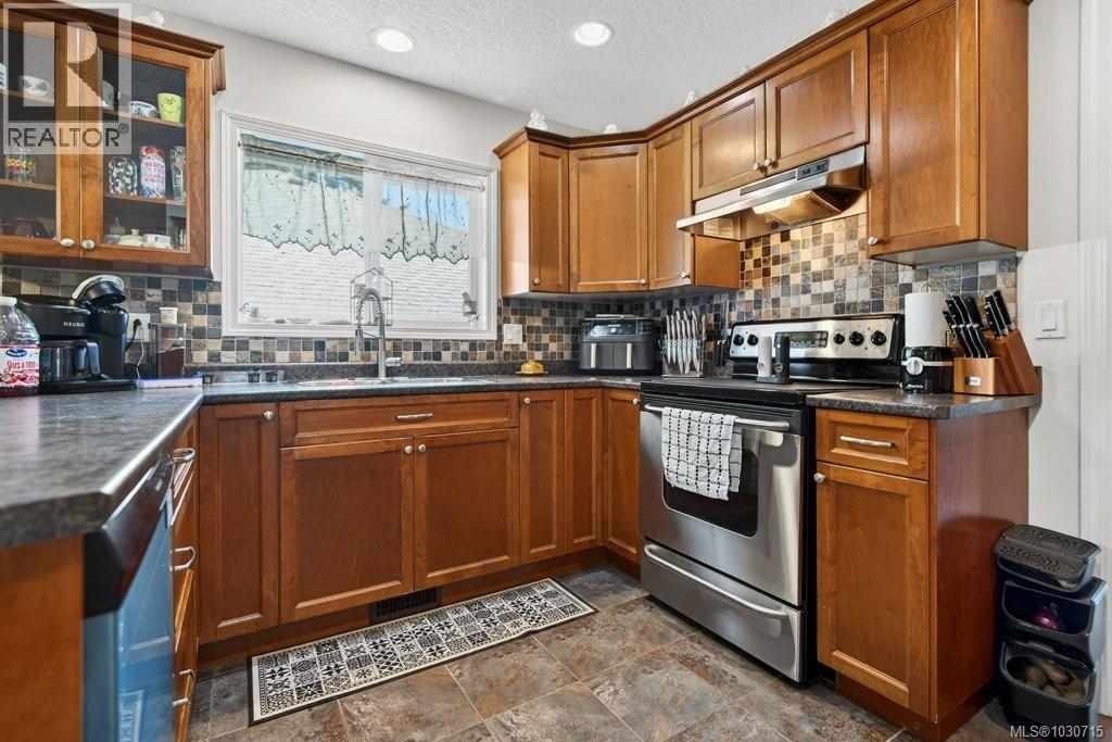 4661 Salal Pl - 11