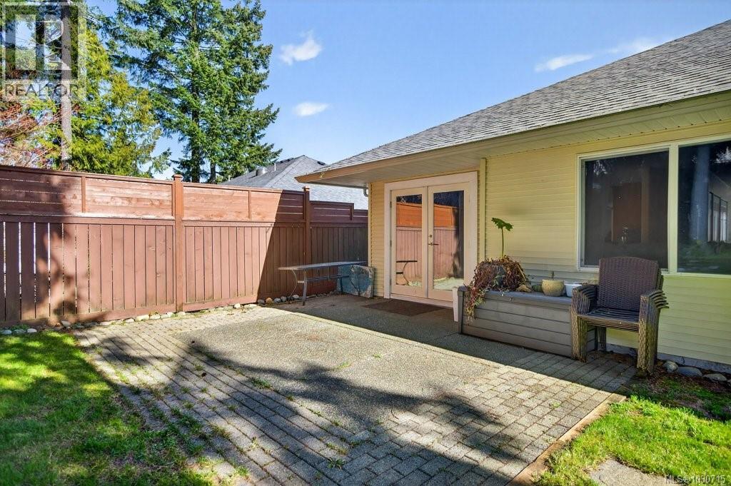 4661 Salal Pl - 2