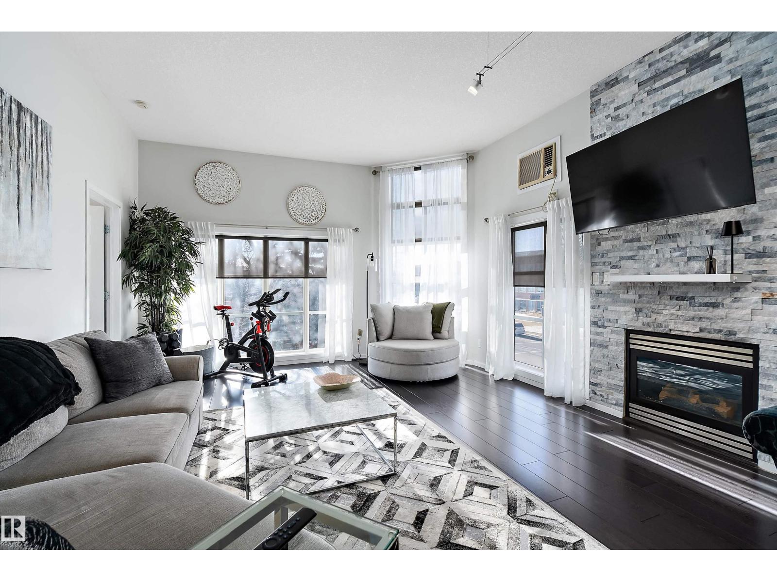 #302 10905 109 ST NW - 14