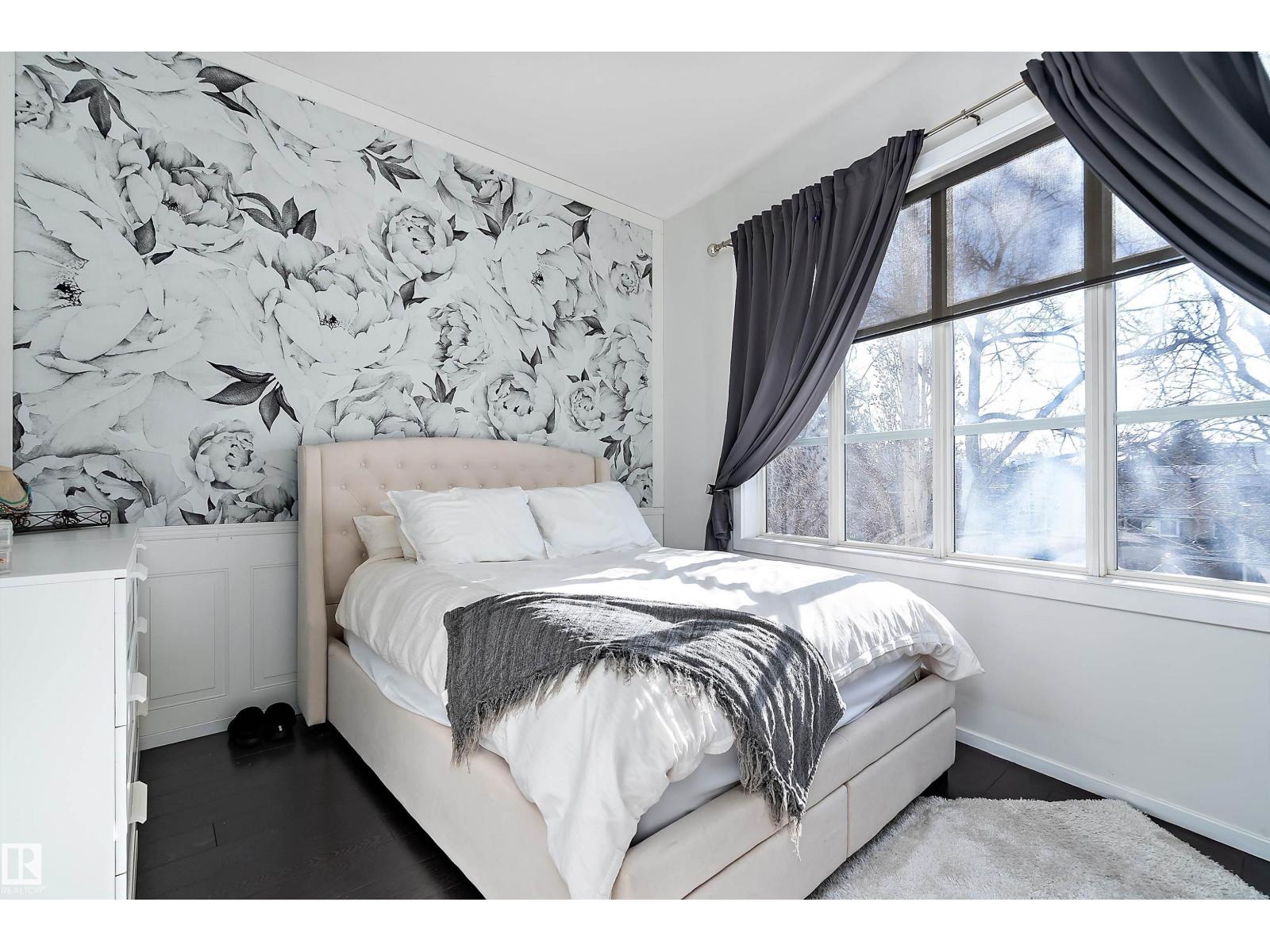 #302 10905 109 ST NW - 19