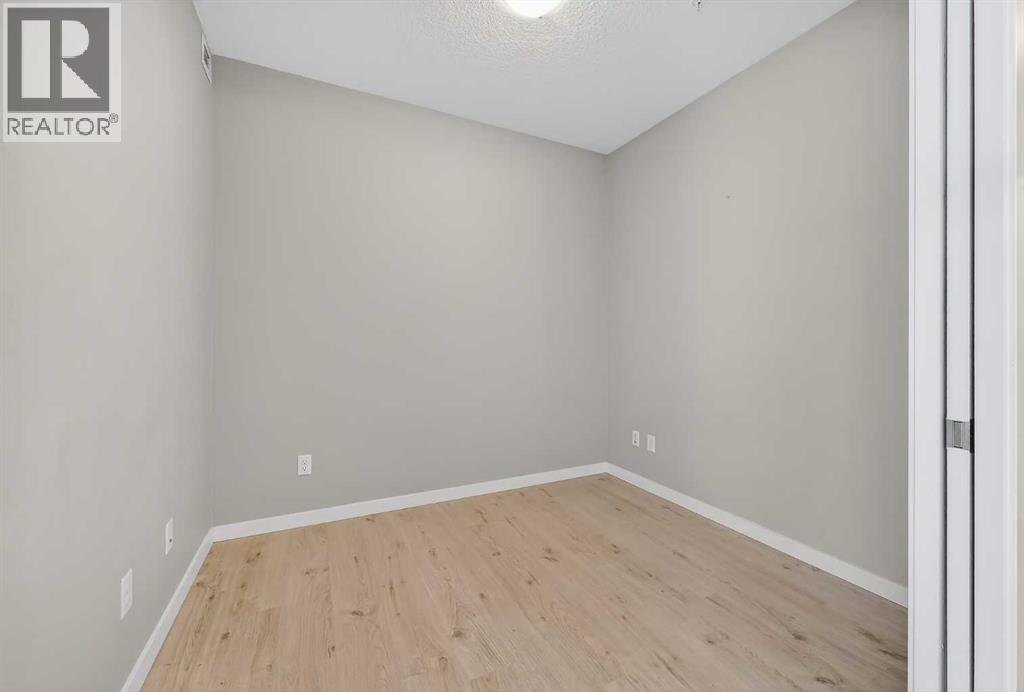 407, 122 Mahogany Centre SE photo 8