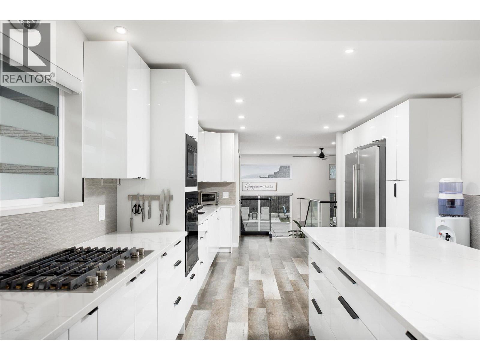 3775 Carrall Road - 8