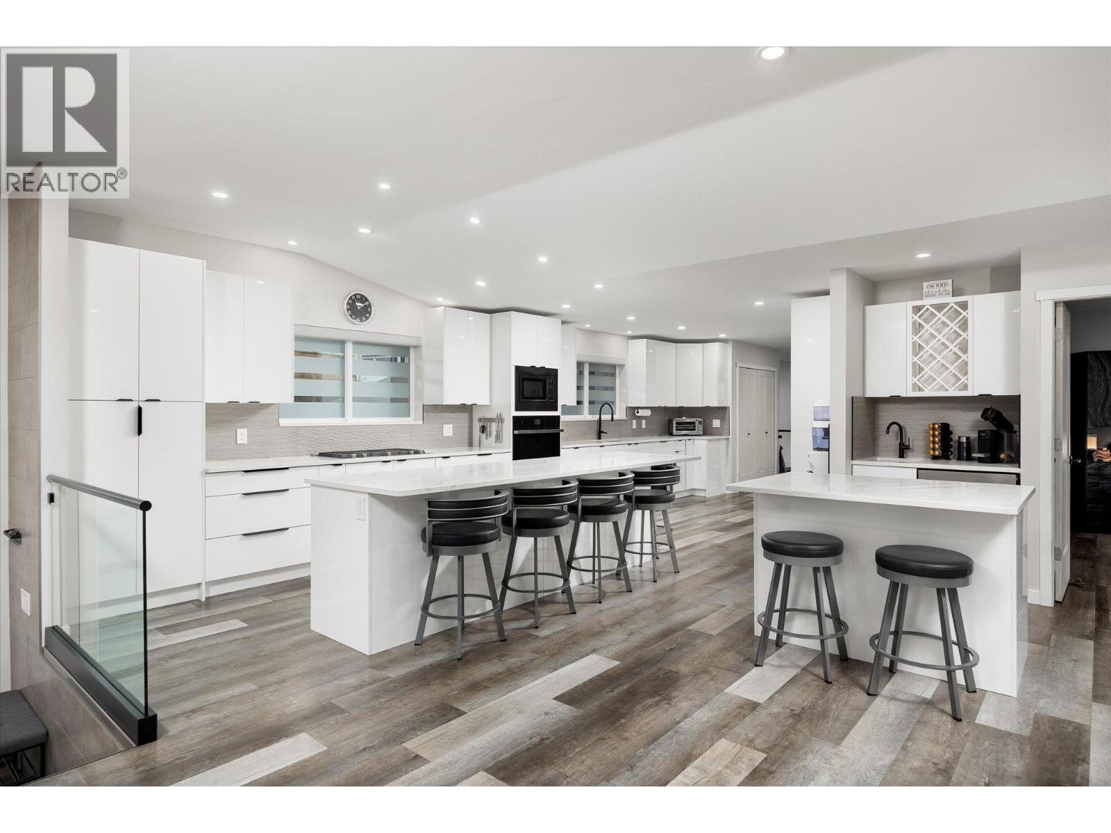 3775 Carrall Road - 5