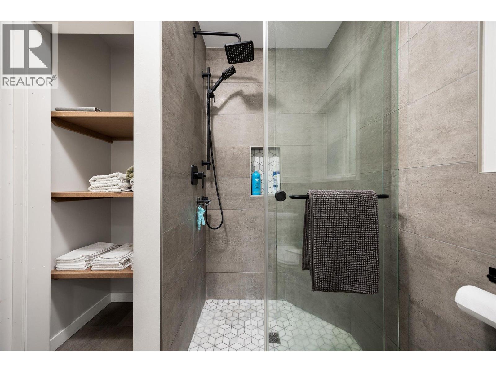 3775 Carrall Road - 26