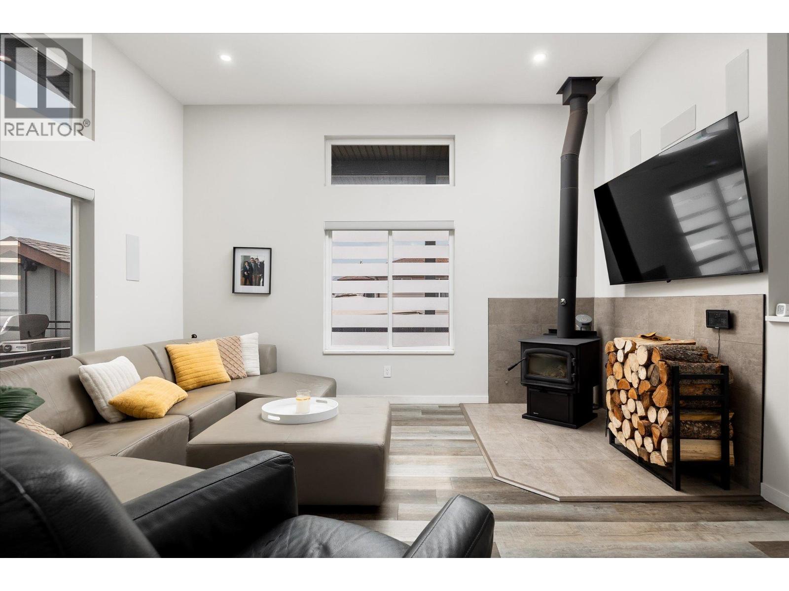 3775 Carrall Road - 19