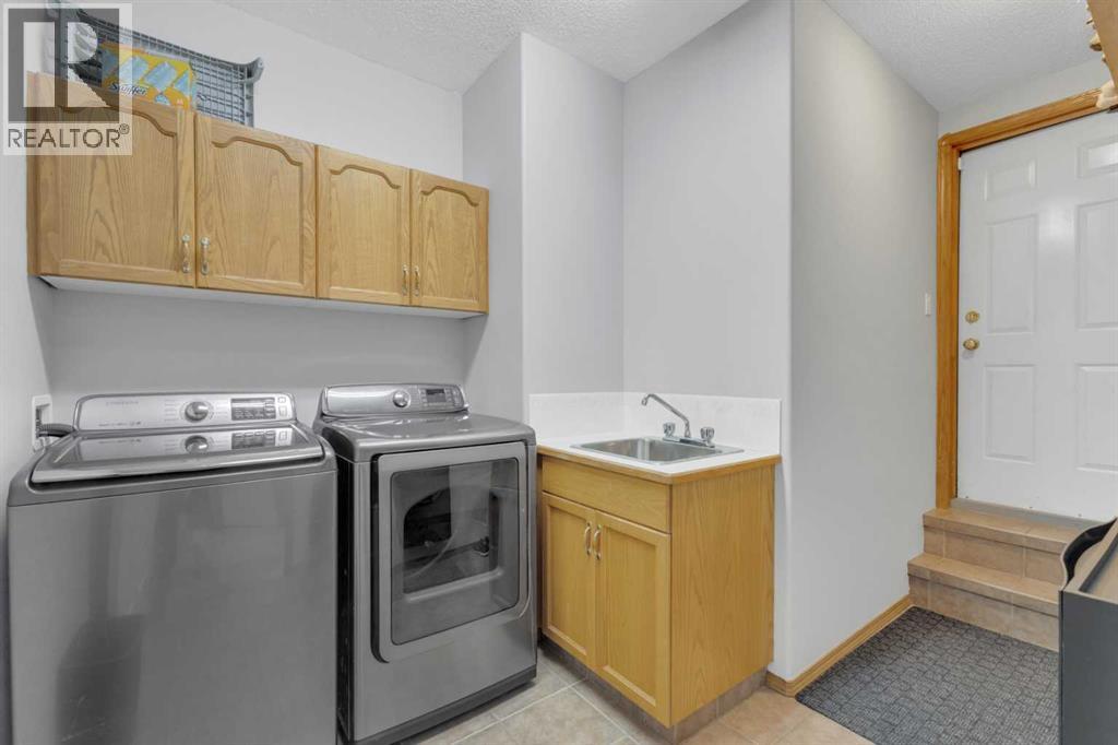 404 ALLAN STREET - 44