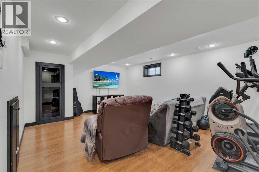 404 ALLAN STREET - 45