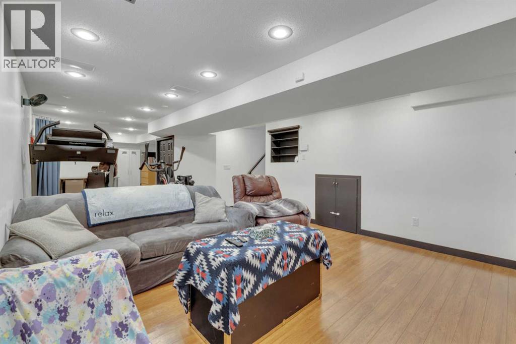 404 ALLAN STREET - 47