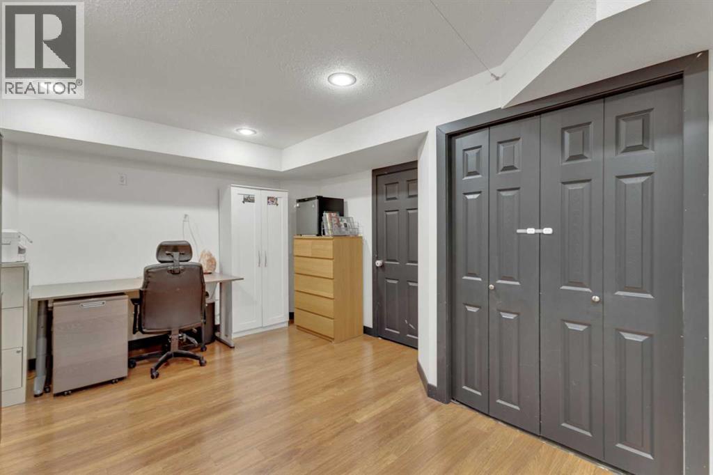 404 ALLAN STREET - 50