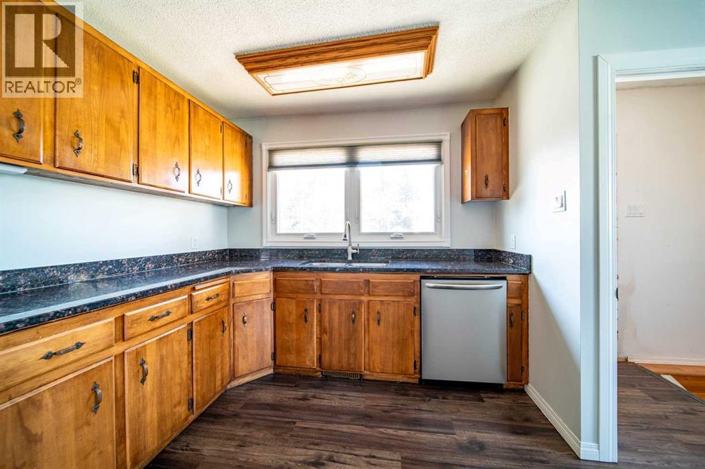 805 10 AVENUE - Image 3