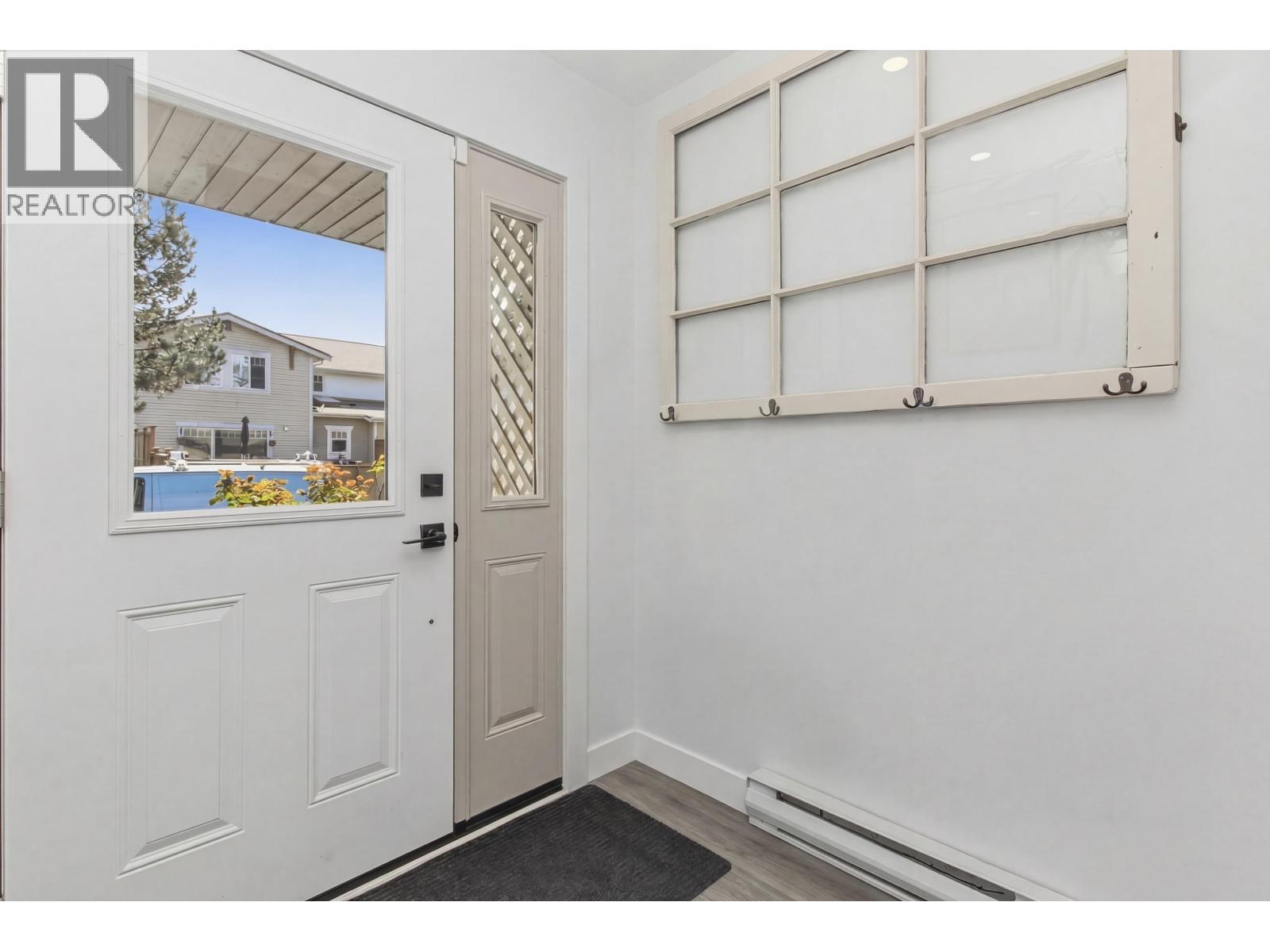 38 40200 GOVERNMENT ROAD, Squamish