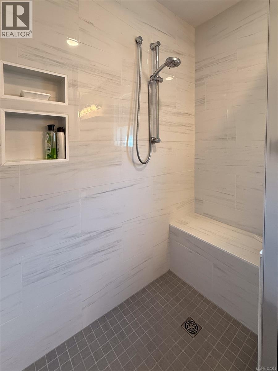 158 Crescent Rd E - 23