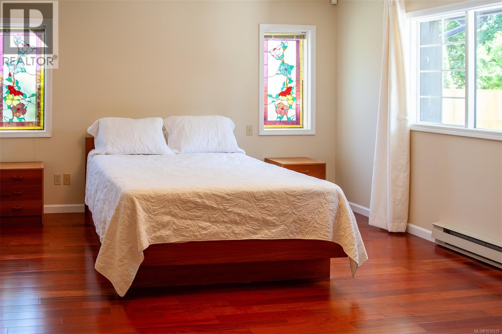 158 Crescent Rd E, Qualicum Beach