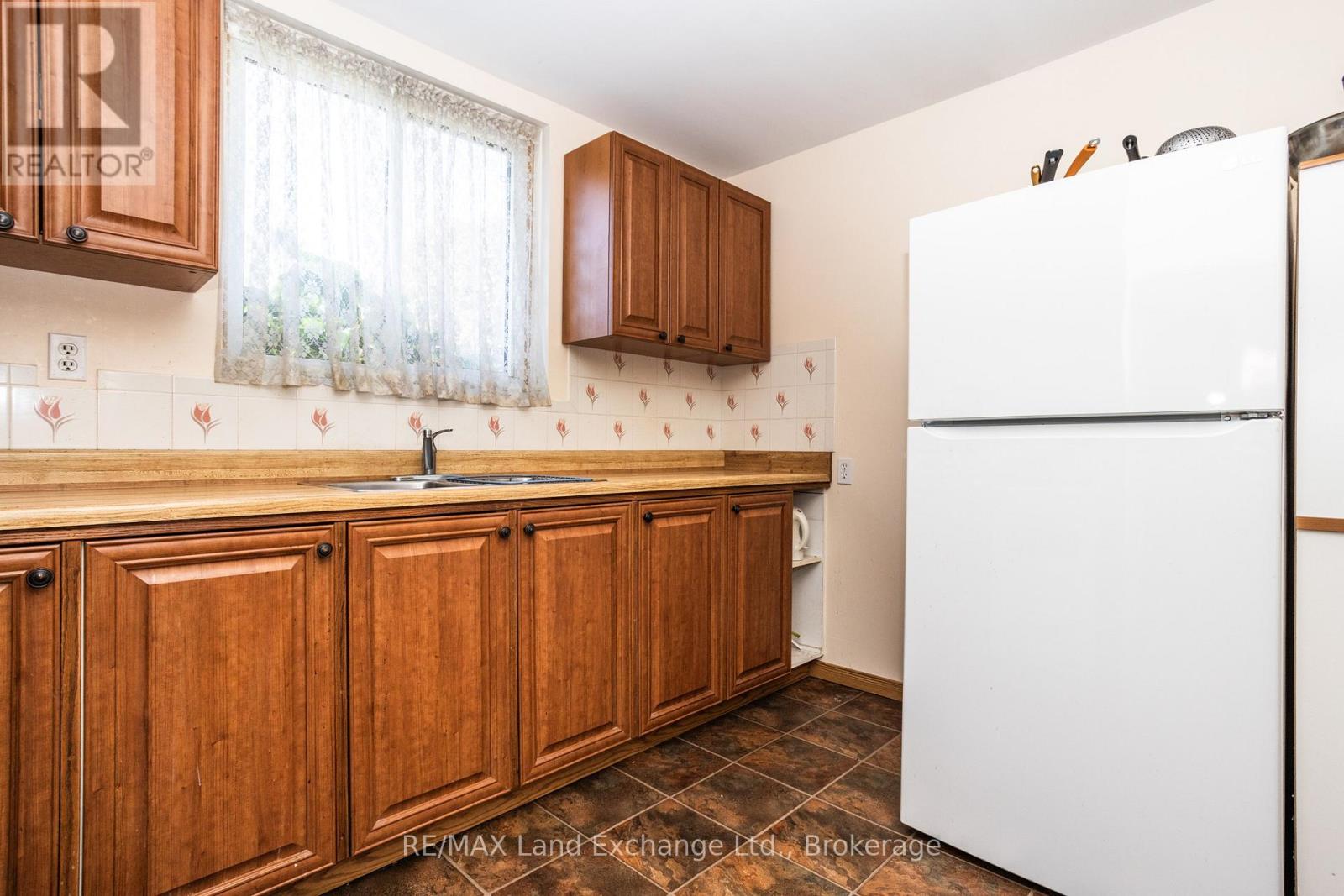 991 BRICKER STREET N - 17