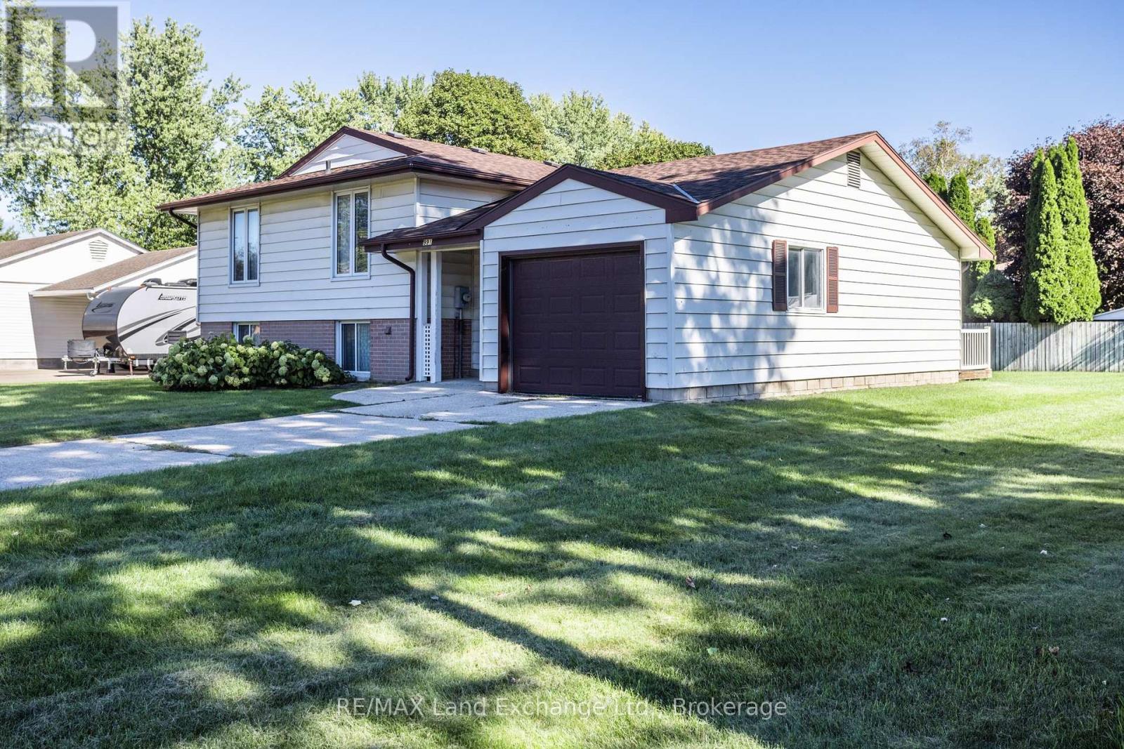 991 BRICKER STREET N - 3