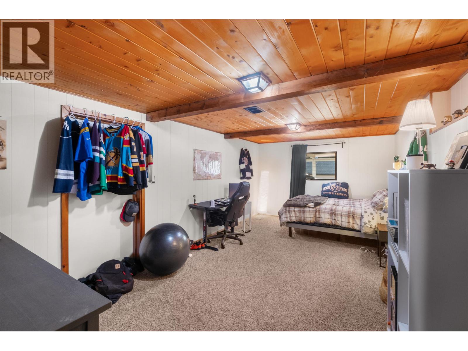 551 E OSBORNE ROAD, North Vancouver