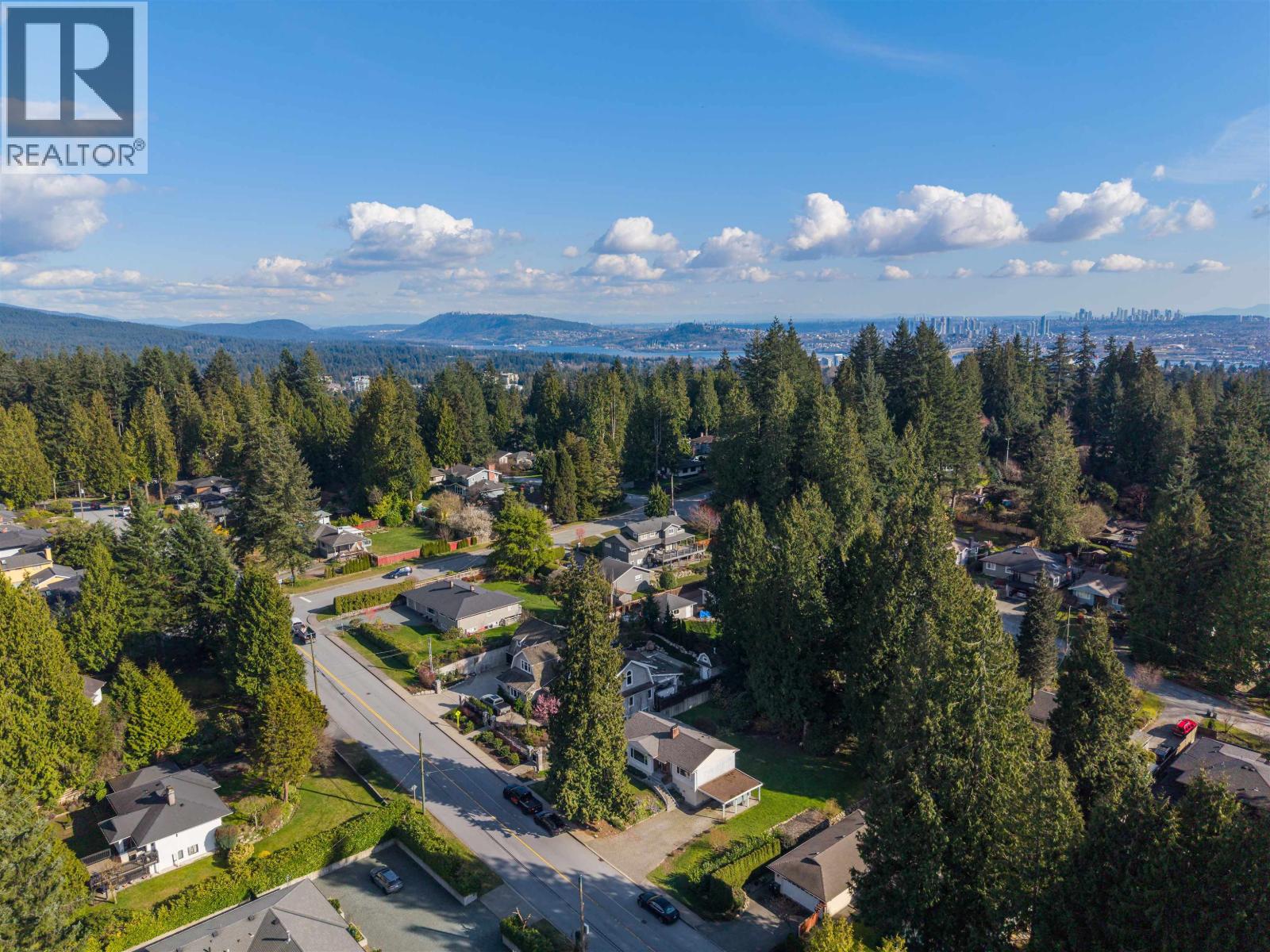 551 E OSBORNE ROAD, North Vancouver