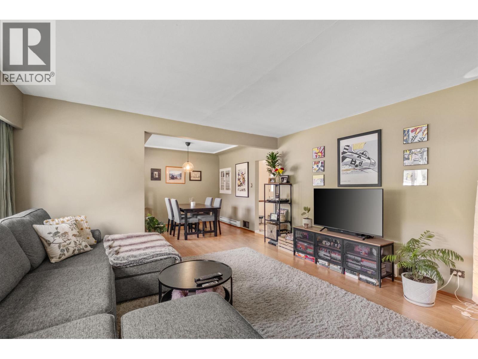 551 E OSBORNE ROAD, North Vancouver