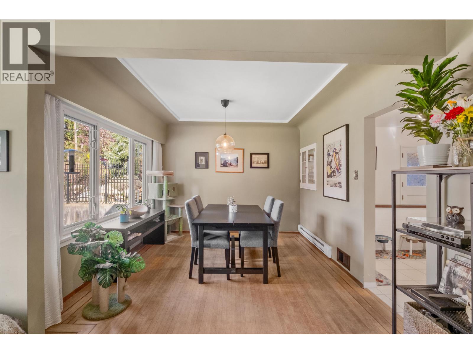 551 E OSBORNE ROAD, North Vancouver