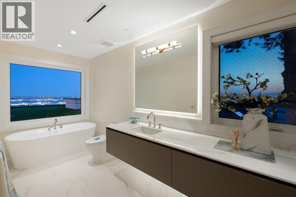 835 FARMLEIGH ROAD, West Vancouver