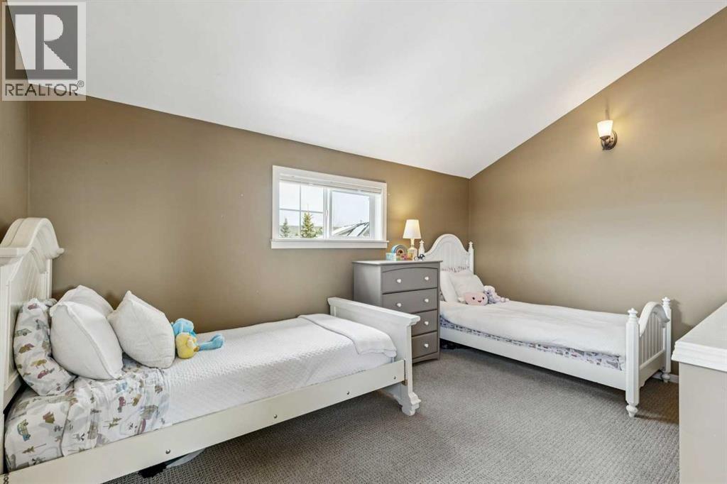 240 COTTAGECLUB CRESCENT - 13