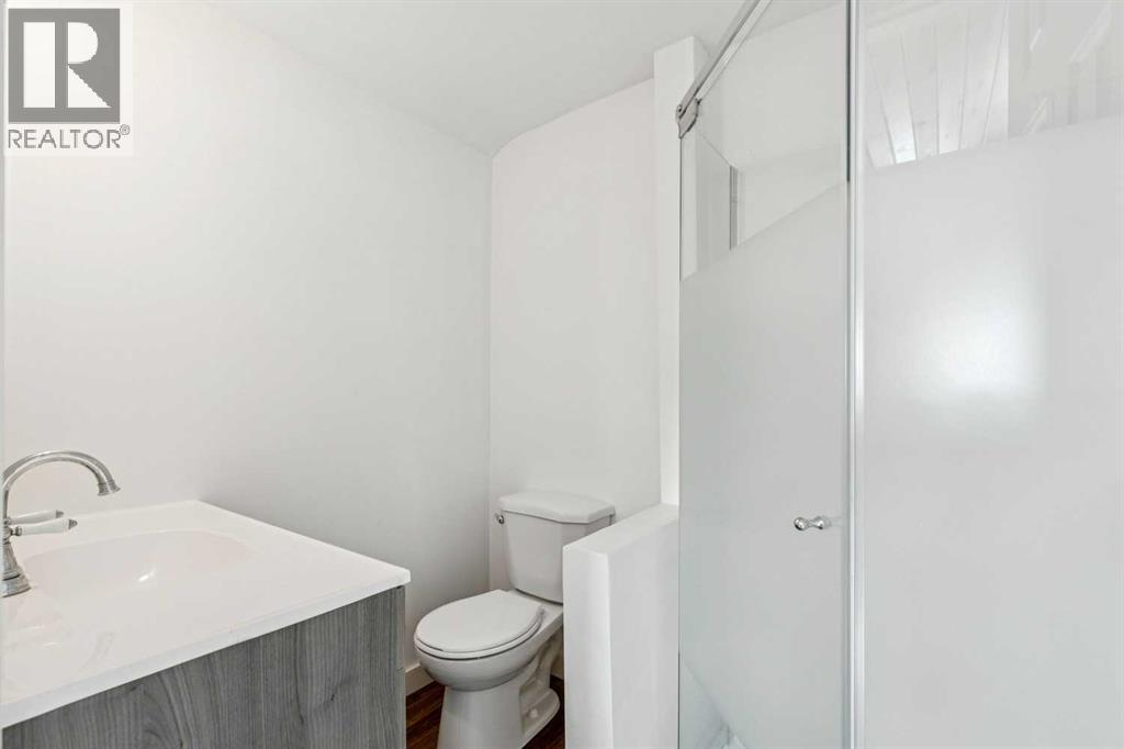 240 COTTAGECLUB CRESCENT - 24