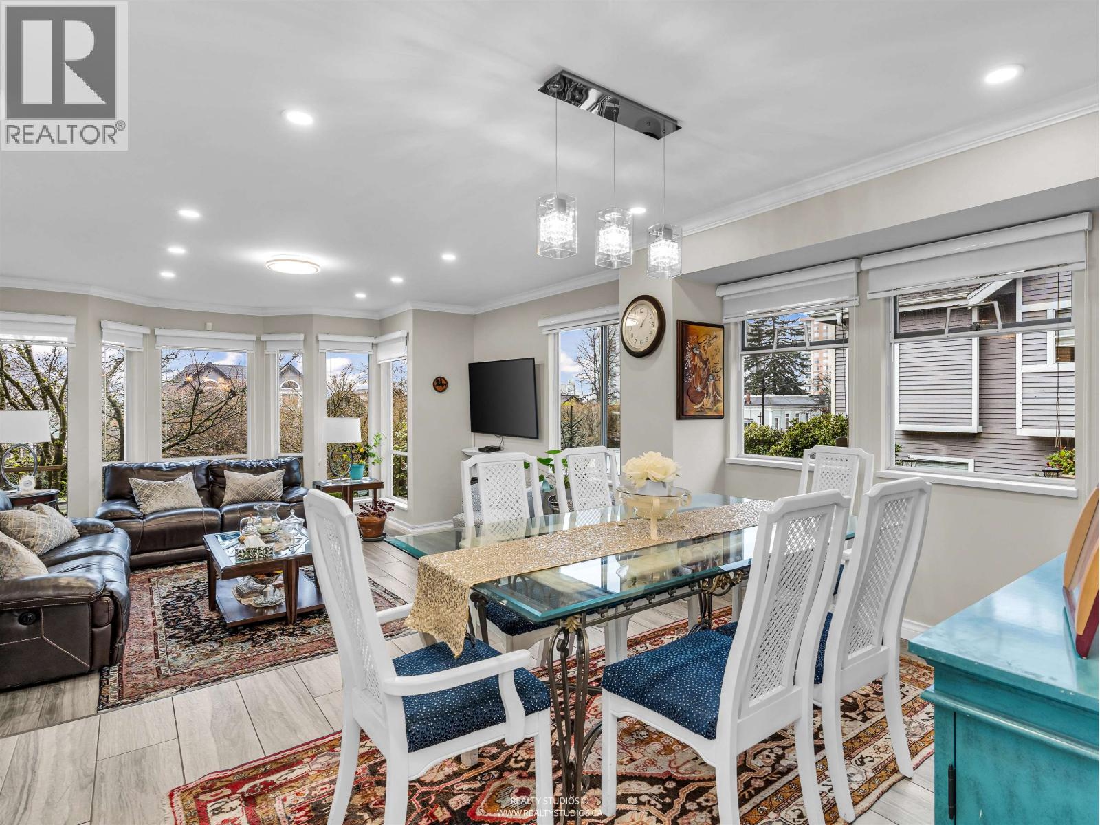 6 220 KEITH Road - photo 2