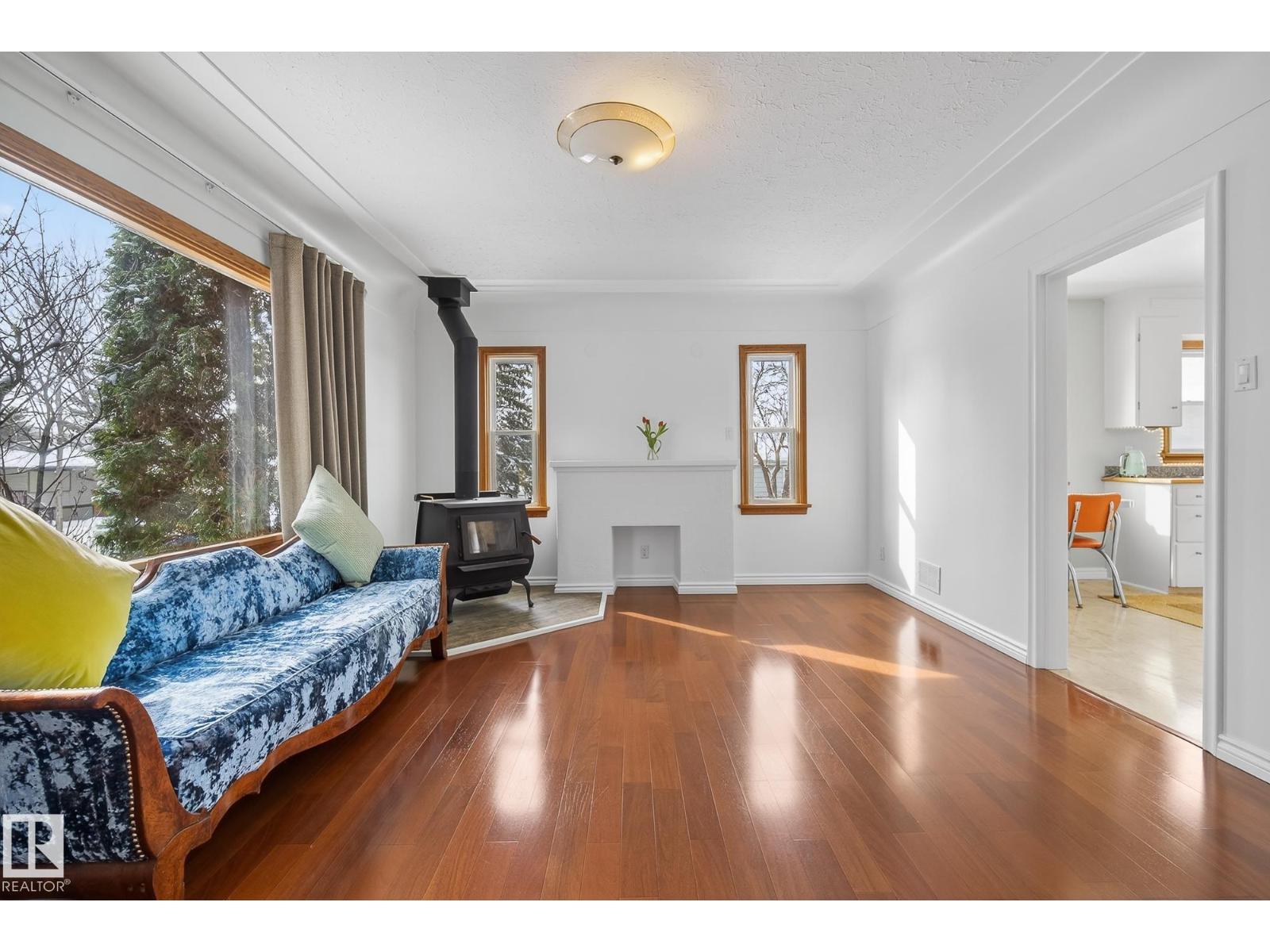 10336 80 ST NW, Edmonton