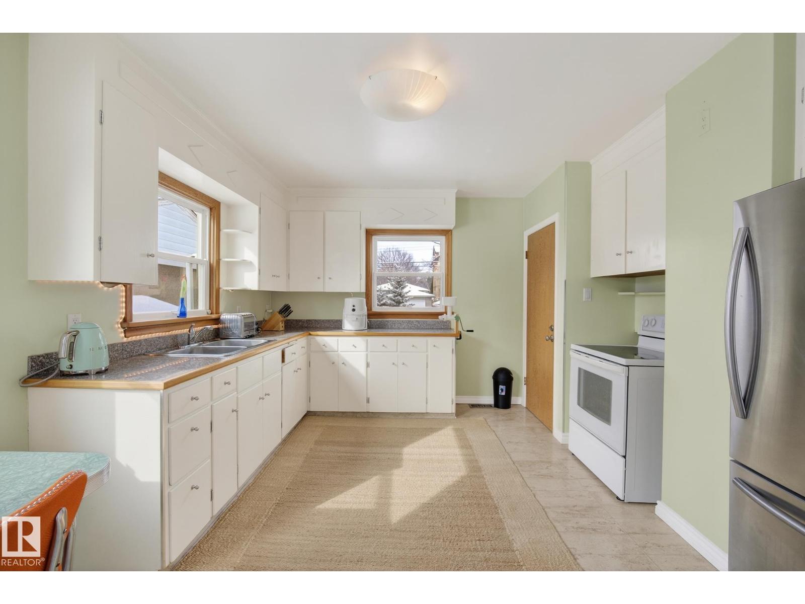 10336 80 ST NW, Edmonton