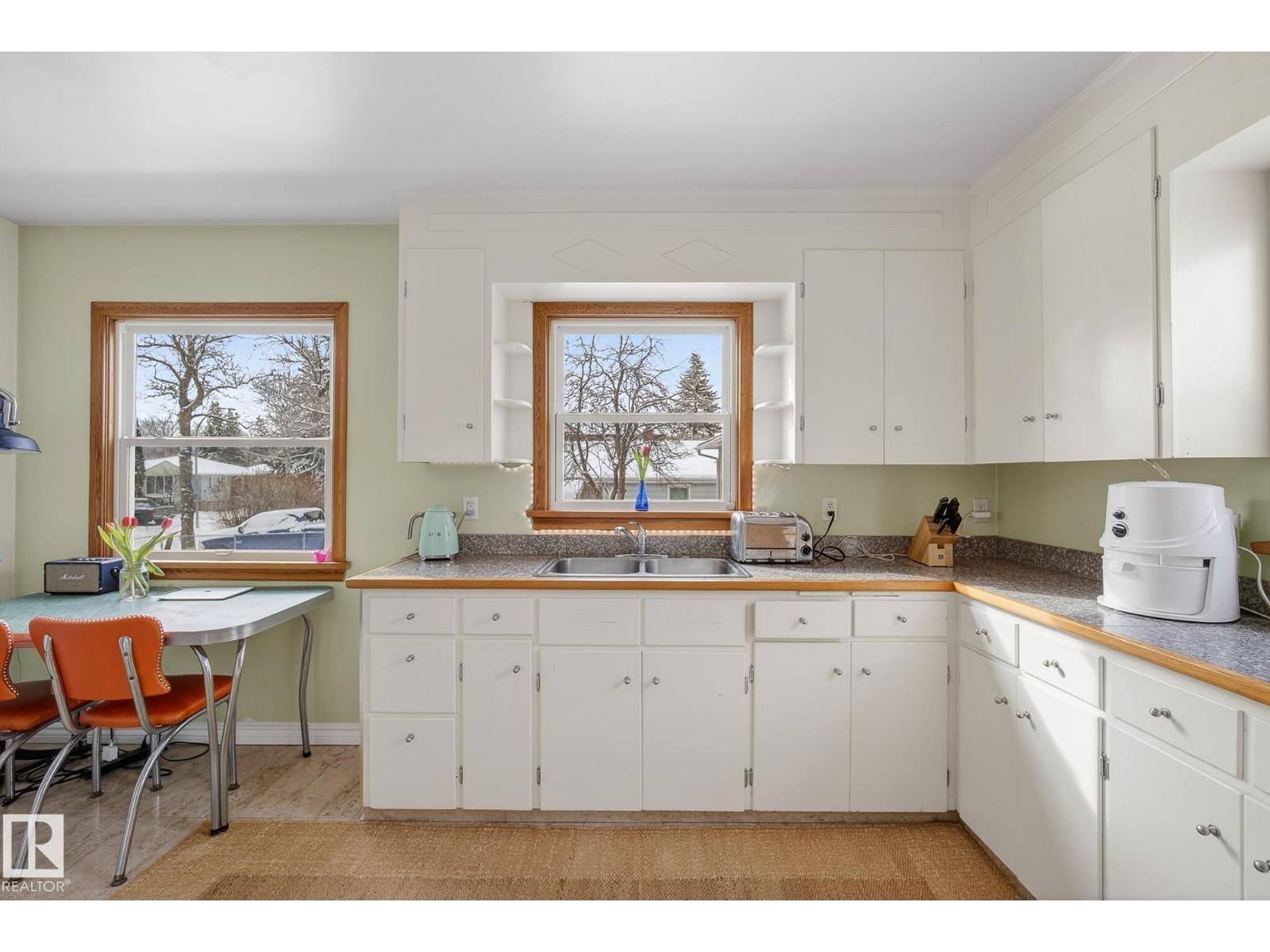 10336 80 ST NW, Edmonton