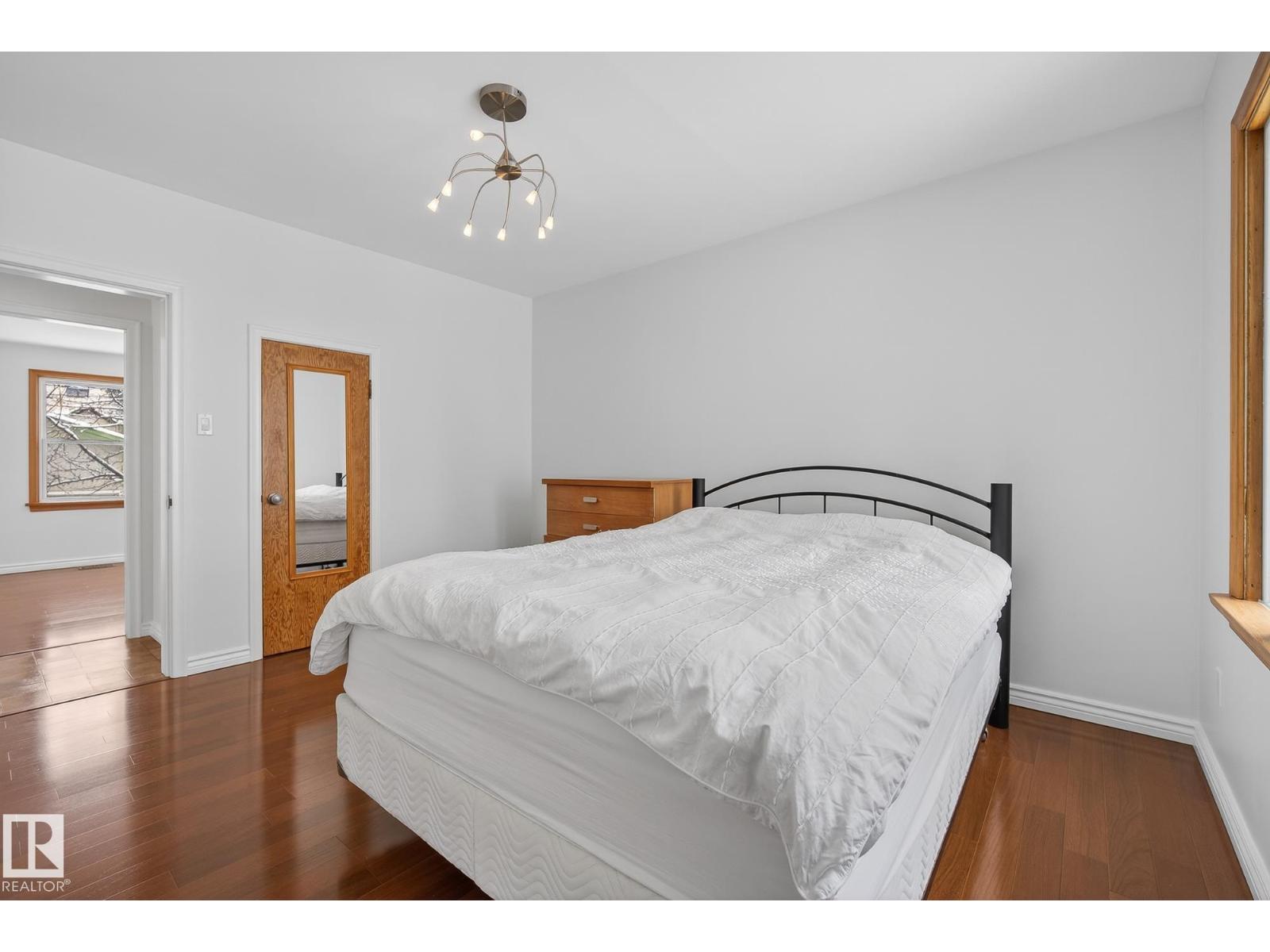 10336 80 ST NW, Edmonton