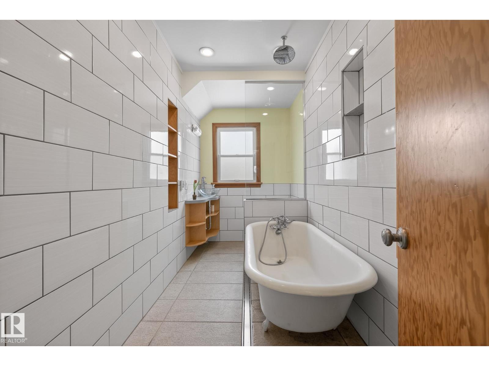 10336 80 ST NW, Edmonton