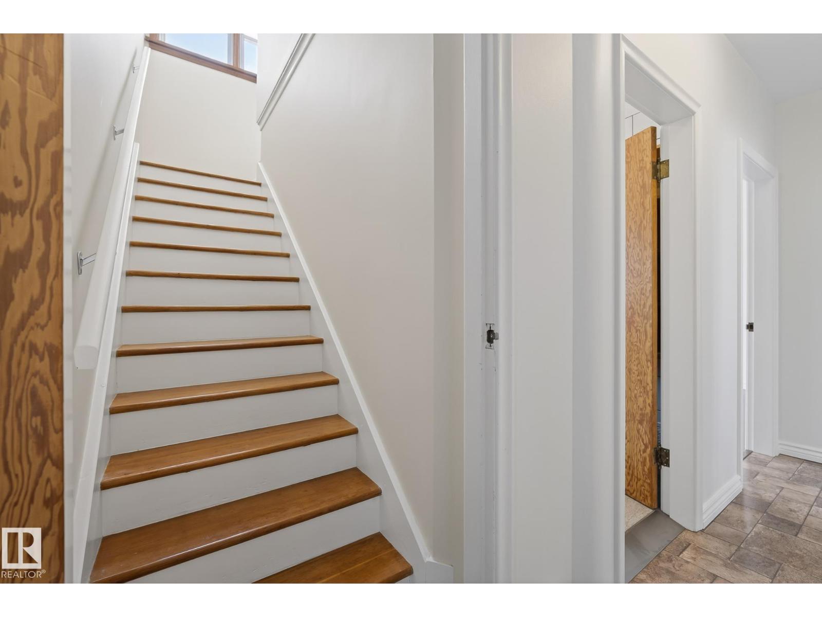 10336 80 ST NW, Edmonton