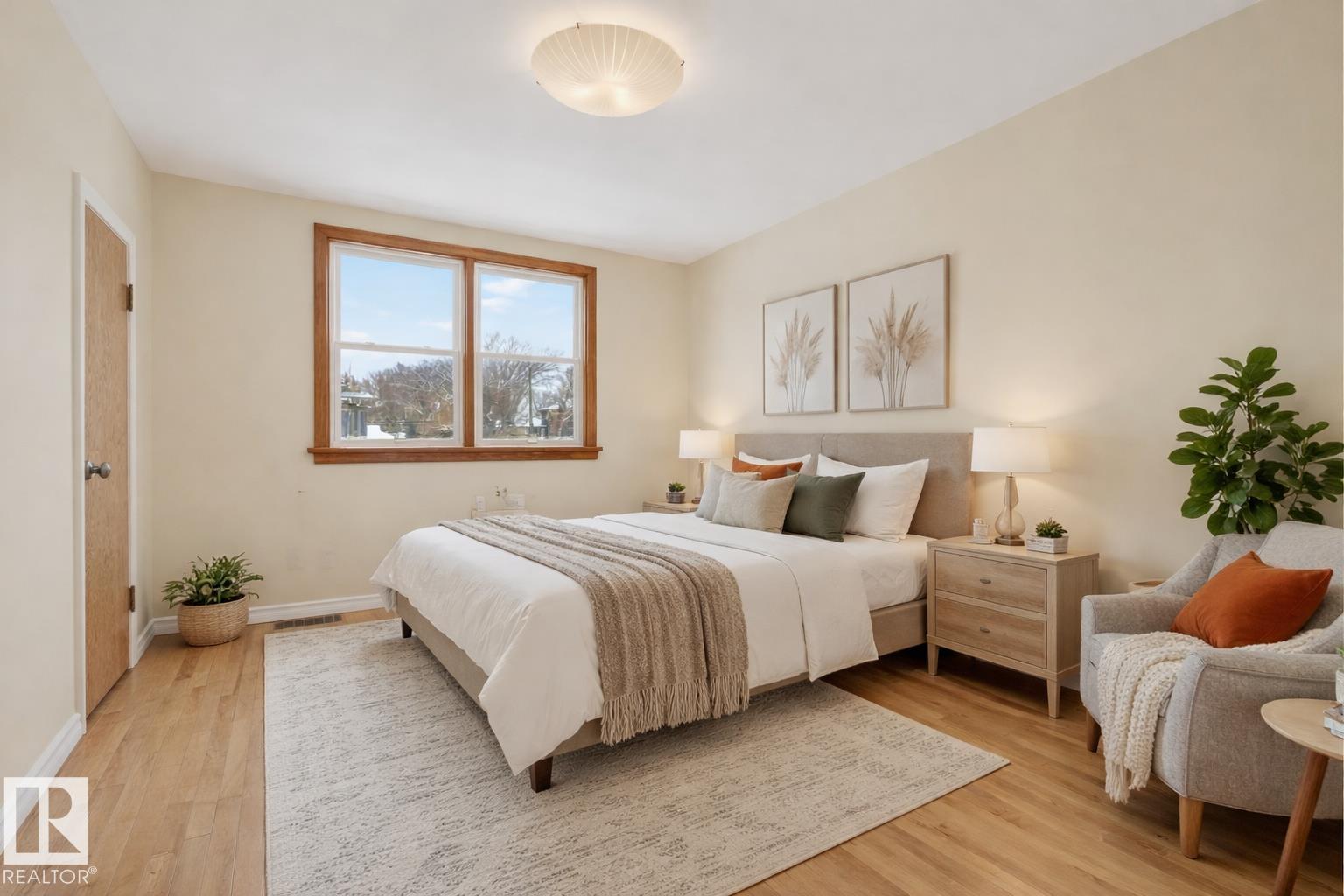 10336 80 ST NW, Edmonton