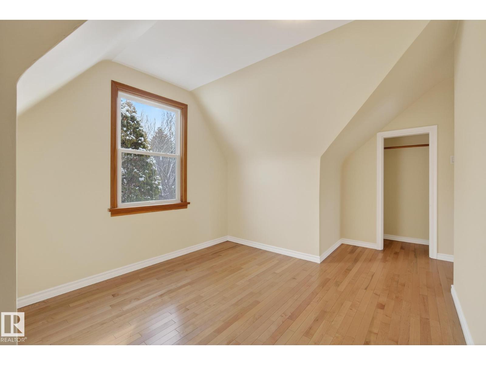 10336 80 ST NW, Edmonton