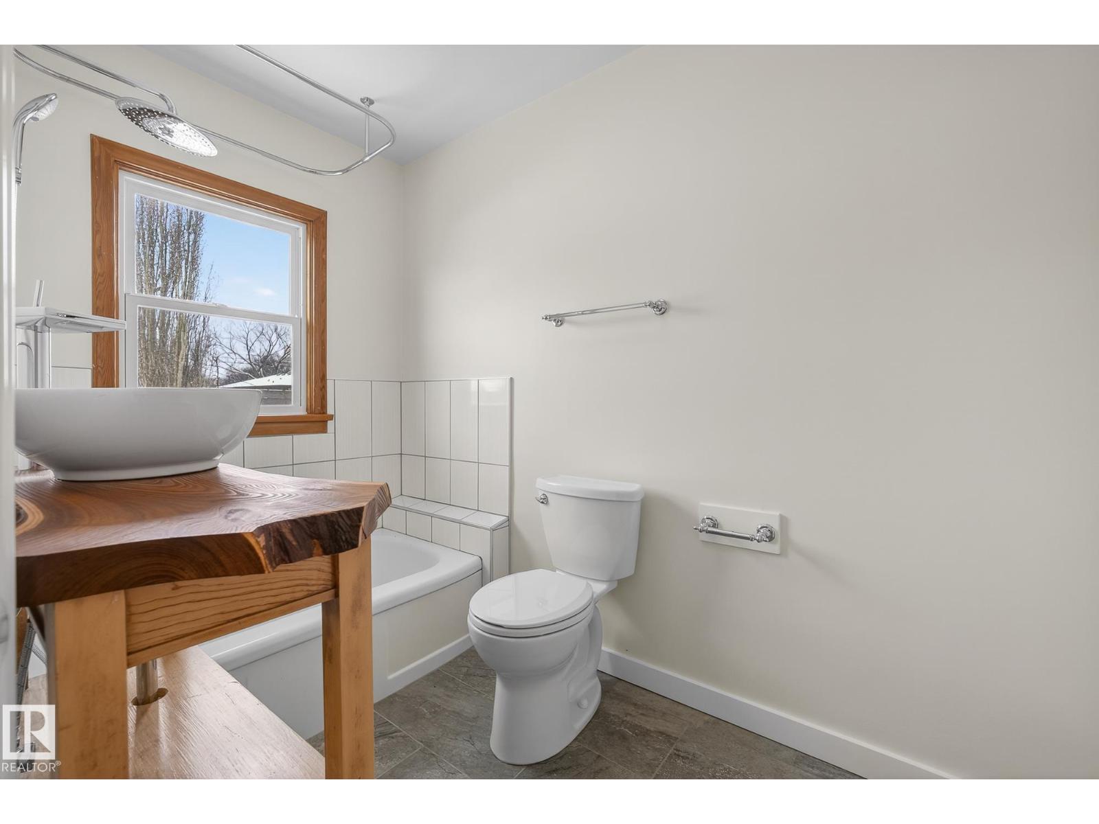 10336 80 ST NW, Edmonton