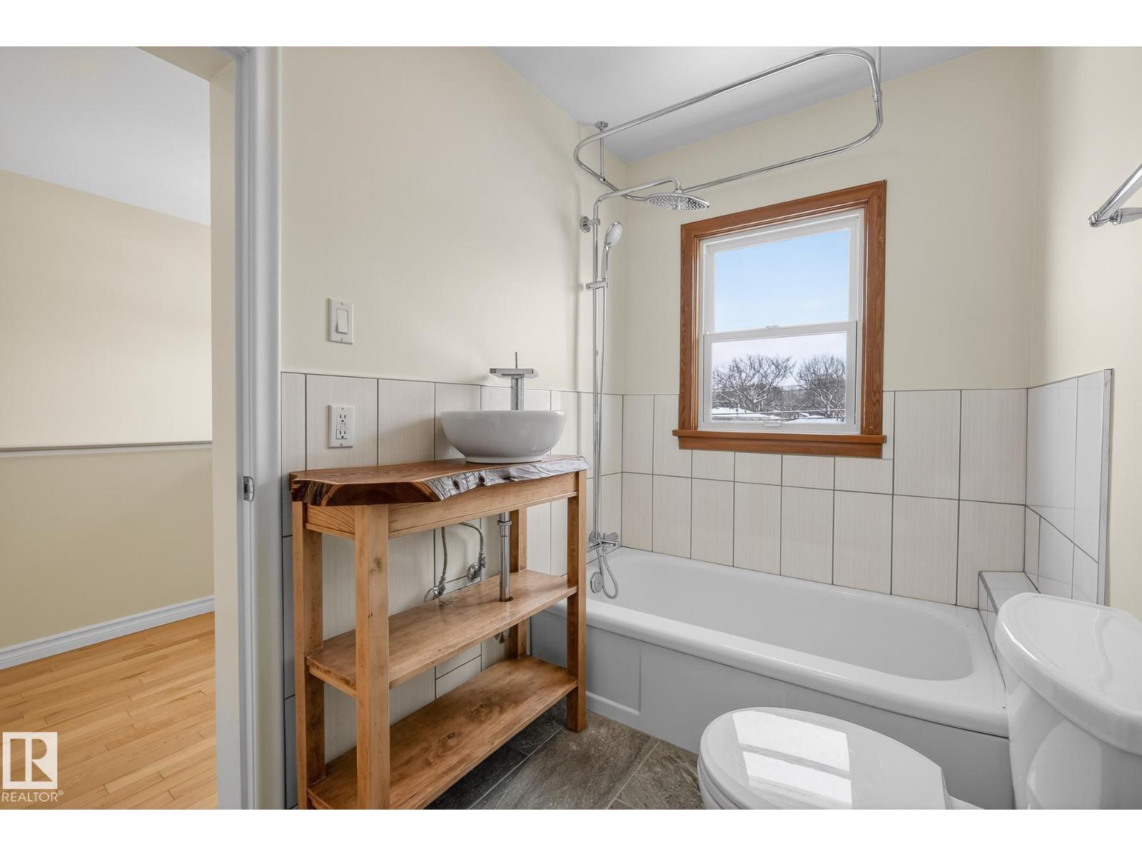 10336 80 ST NW, Edmonton