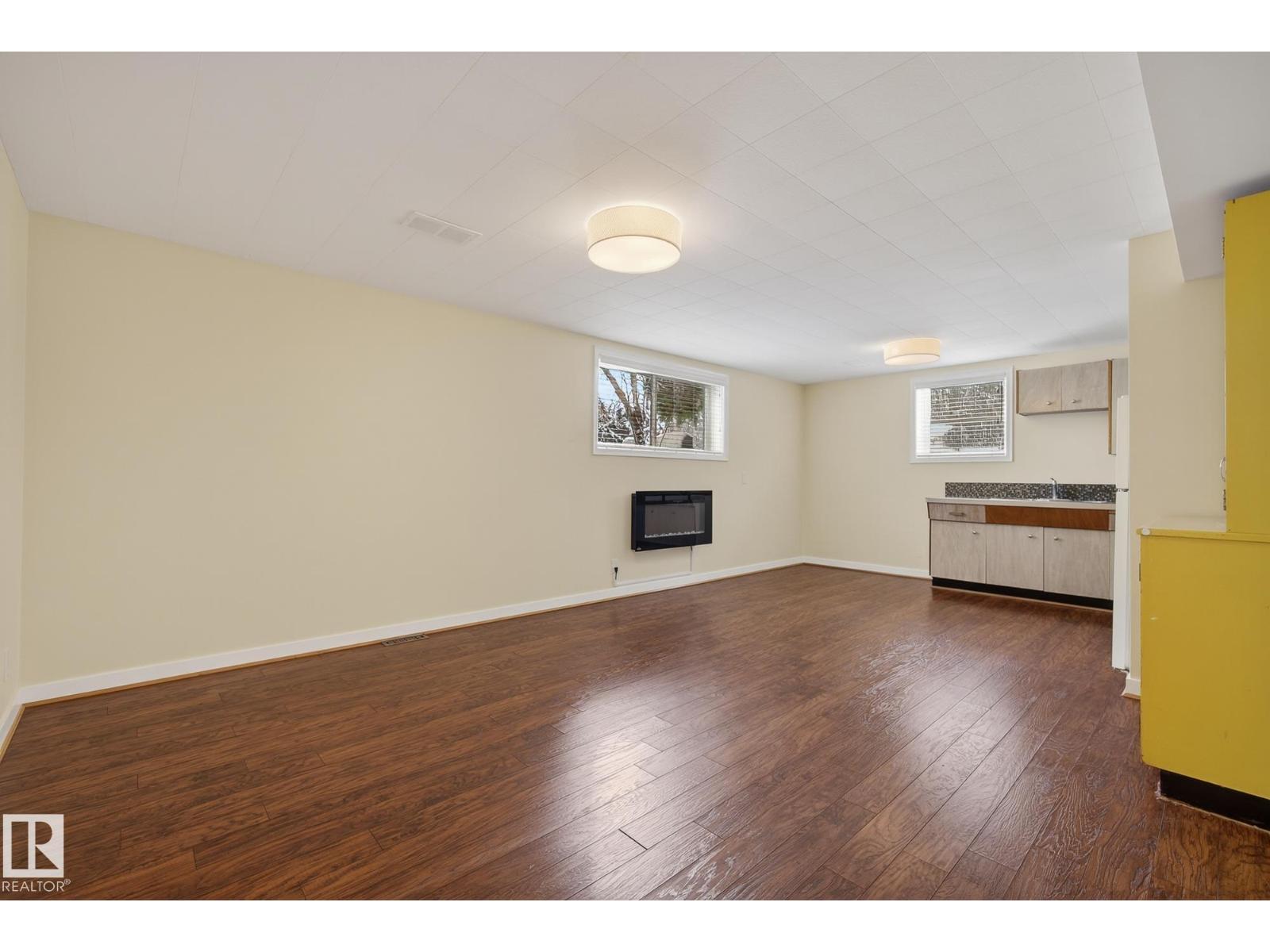 10336 80 ST NW, Edmonton