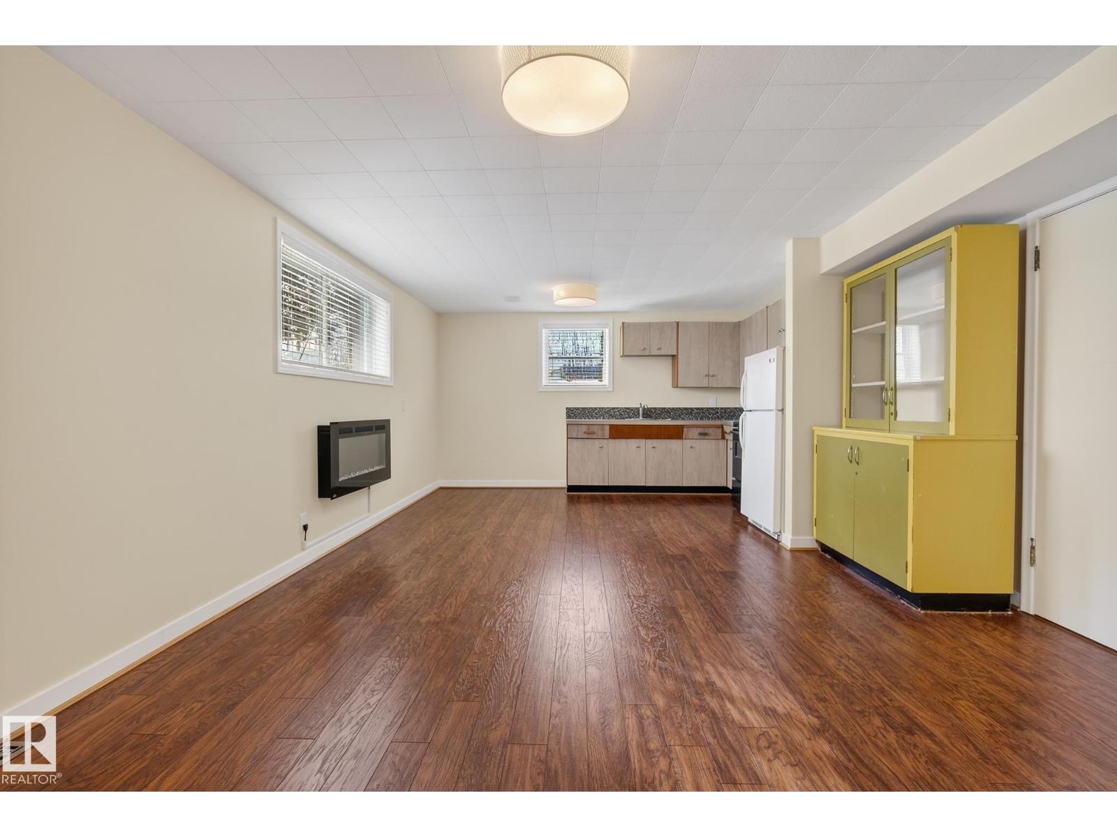 10336 80 ST NW, Edmonton