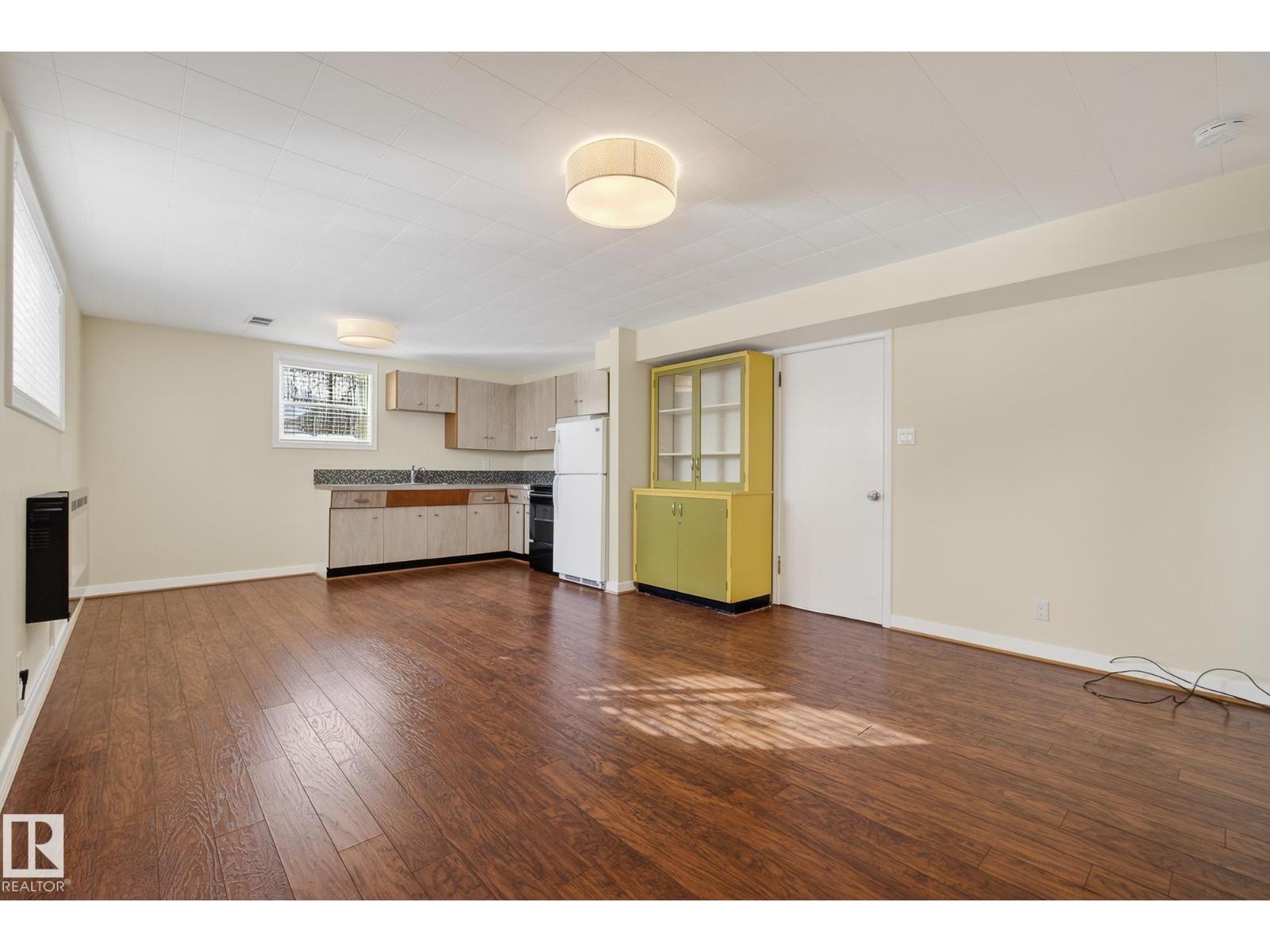 10336 80 ST NW, Edmonton