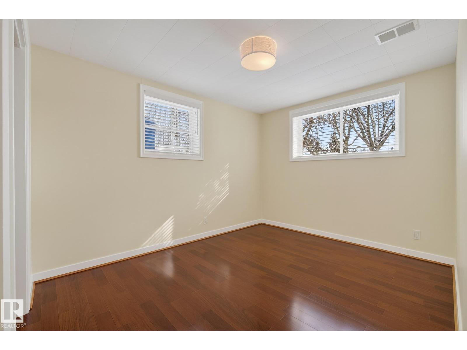 10336 80 ST NW, Edmonton